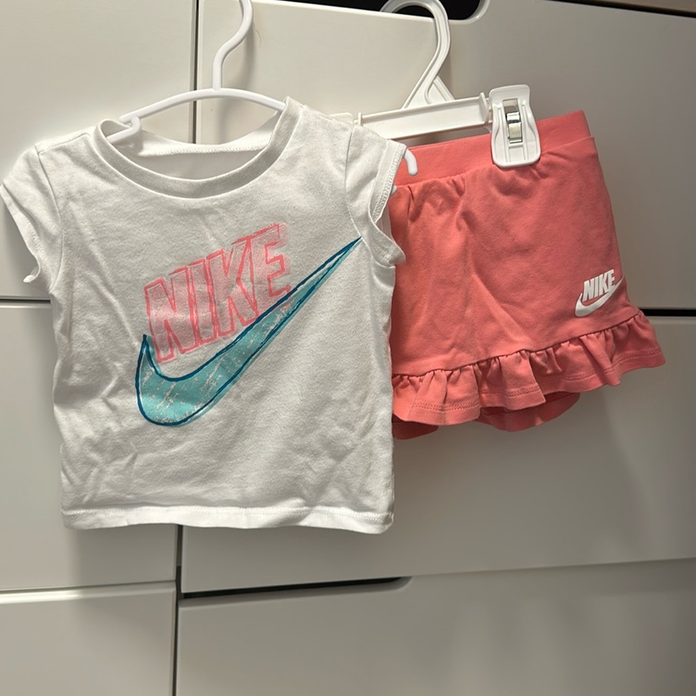 Nike infant 2 piece outfit size 12 months